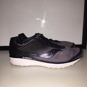 Saucony Breakthru 4 Mens Size 10.5 Running Shoes